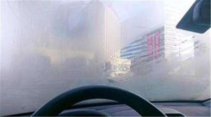 冬天車窗起霧怎么辦，長沙租車來支招